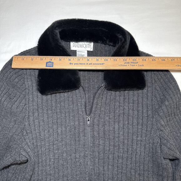 Plaza South Vtg Womens M Ribbed Gray Wool Blend Zip Cardigan Faux Fur Collar EUC - Picture 4 of 14